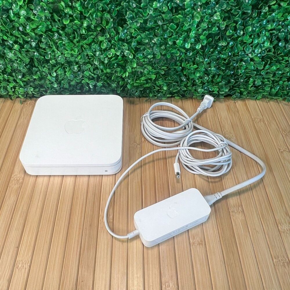 Apple Airport Extreme Base Station With Original AC adapter and Power Cord A1354